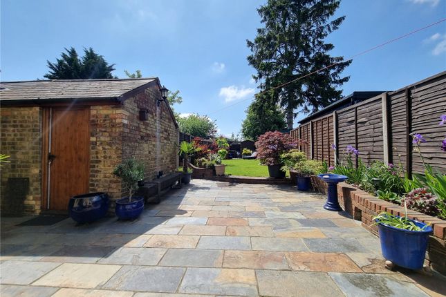 6, Periwinkle Lane, Hertfordshire photo 4