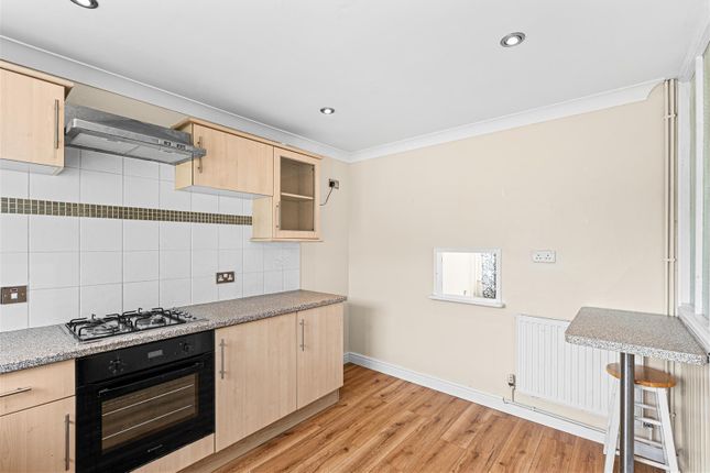 10, Tycoch Maisonettes, Sketty photo 4