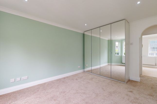 Flat 1, Derwent House, Kingston upon Thames photo 5