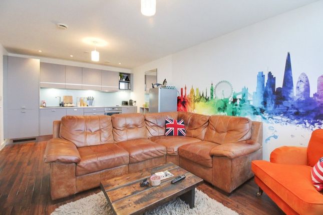 Flat 1, The Icon, Basildon photo 3