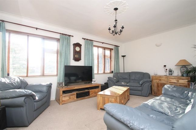 Thumbnail Flat for sale in Arundel Gardens, Highfield House N21,