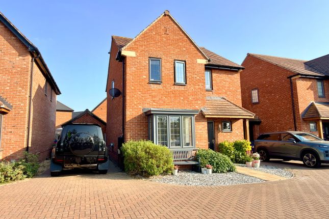 4, Lupin Drive, Tewkesbury photo 2