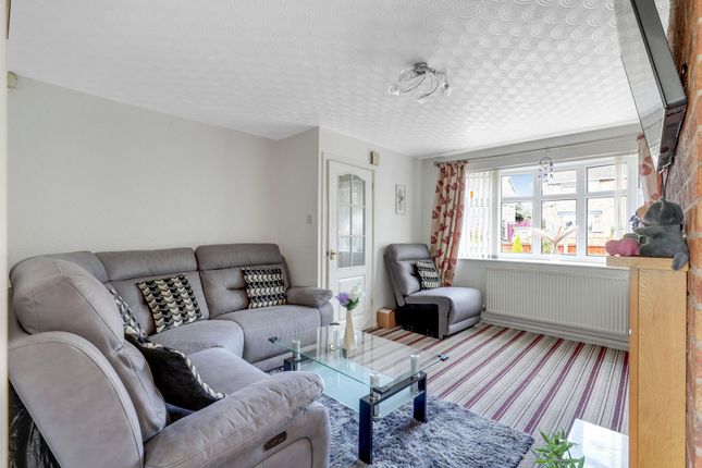 10 Manly Close, Nottingham photo 4