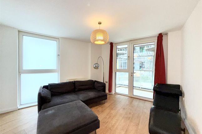 1-bed flat on Coppermill Heights, Flat 112, 2 Daneland Walk, London, £300,000