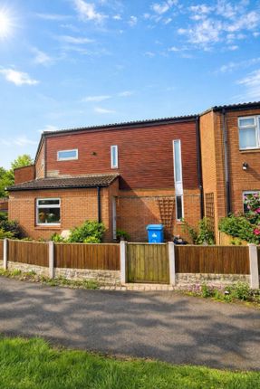 2-bed house on 6, Hitchins Close, Runcorn, £895/mo