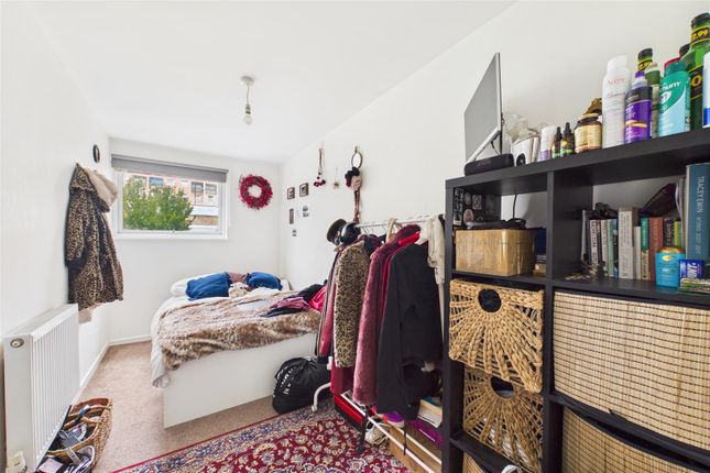 Flat 3, Henderson House, Dove Street South, Bristol photo 3
