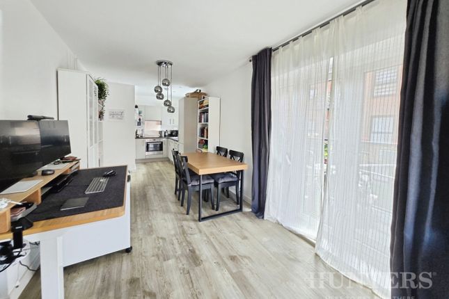 5 Yarn Court, 44 Felnex Avenue, Wallington photo 2