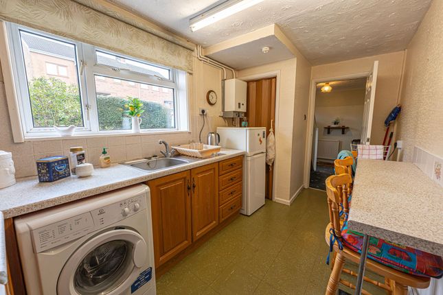6 Caesar Crescent, Newport photo 2