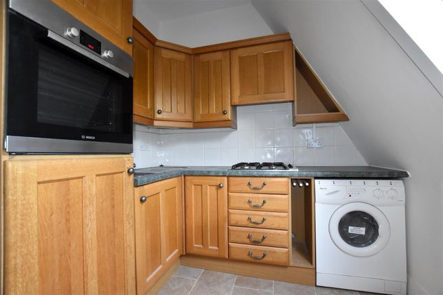 Flat to rent in Somers Road, Reigate