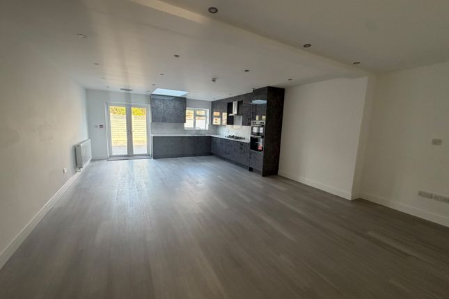68, Baylis Road, Slough photo 5
