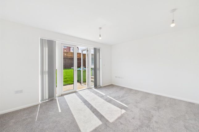4, Breeze View, Coventry photo 3