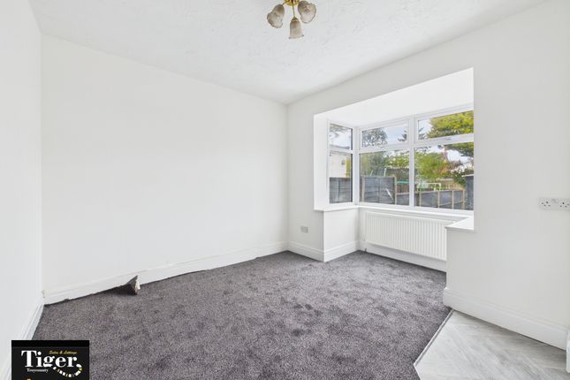 4, Kew Grove, Thornton-Cleveleys photo 3