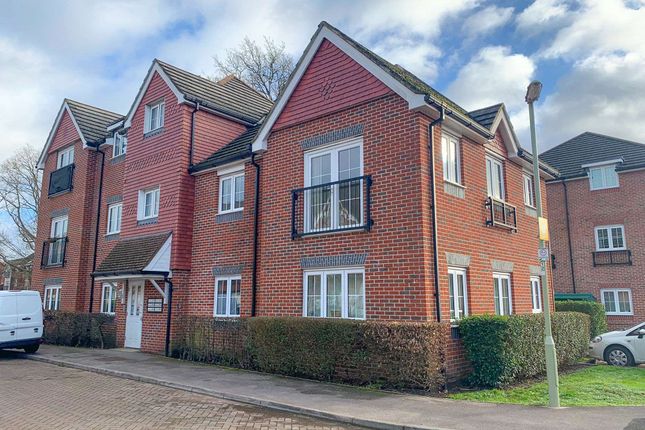 Thumbnail Flat for sale in Hawthorn Way, Lindford, Bordon