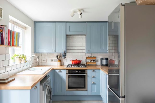 37 Corinum Close, Bristol photo 3