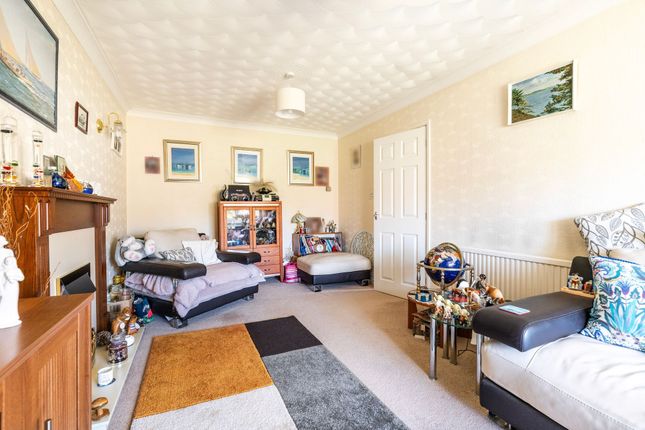 19 St. Margarets Way, Great Yarmouth photo 3