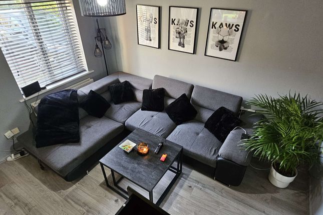 2 Bedroom Terraced For Rent