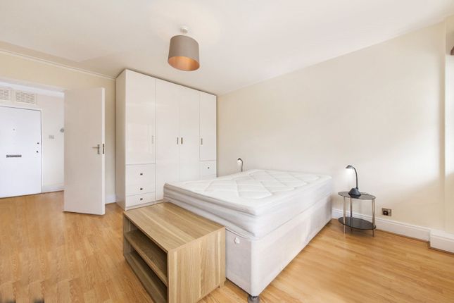 Flat 19, Collingwood House, 103, New Cavendish Street, London photo 4
