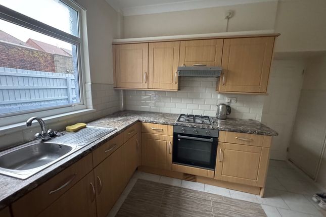 165 High Street, Merthyr Tydfil photo 3
