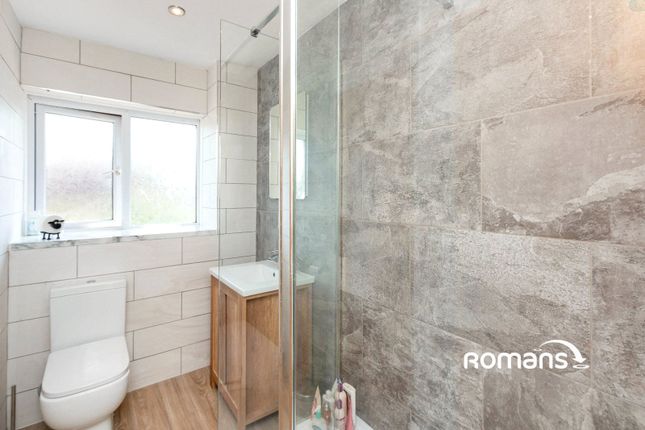 16, Tesimond Drive, Hampshire photo 4