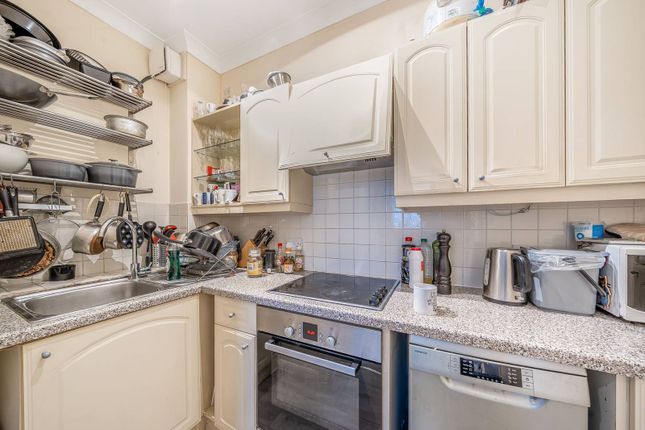 Thumbnail Flat to rent in St George's Drive, Pimlico, London