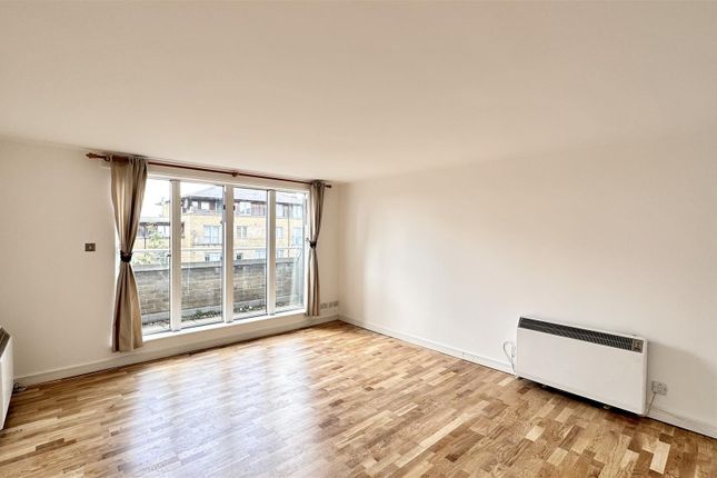Flat 21, Willow Court, London photo 4