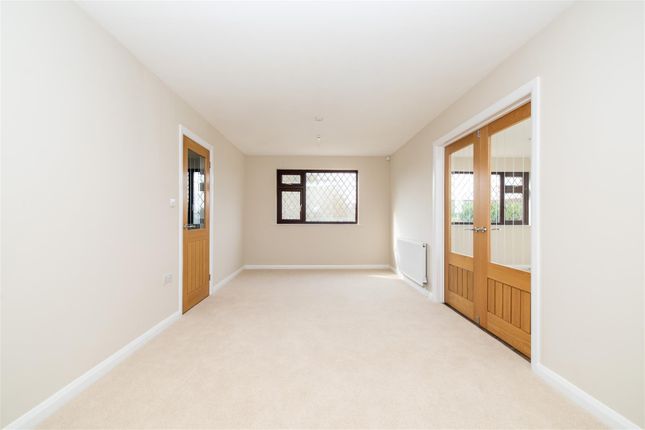 2, Beck Meadow, Leeds photo 4