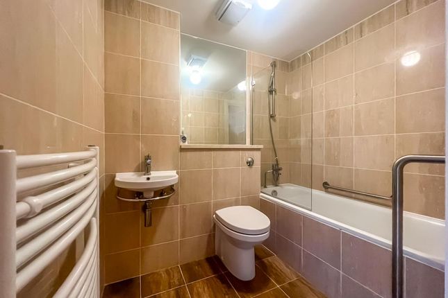 Flat for sale in Forge Way, Southend-On-Sea