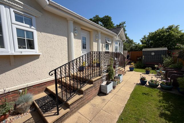 8a, Mytchett Road, Camberley photo 4