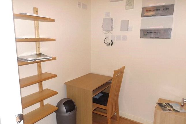 74, Judkin Court, Cardiff photo 4