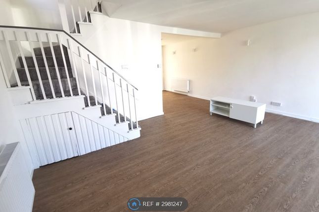 Peveril Crescent, ChorltonCumHardy, Manchester photo 2