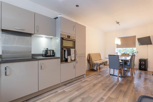 18, Beconsaw Drive, Leyland photo 3