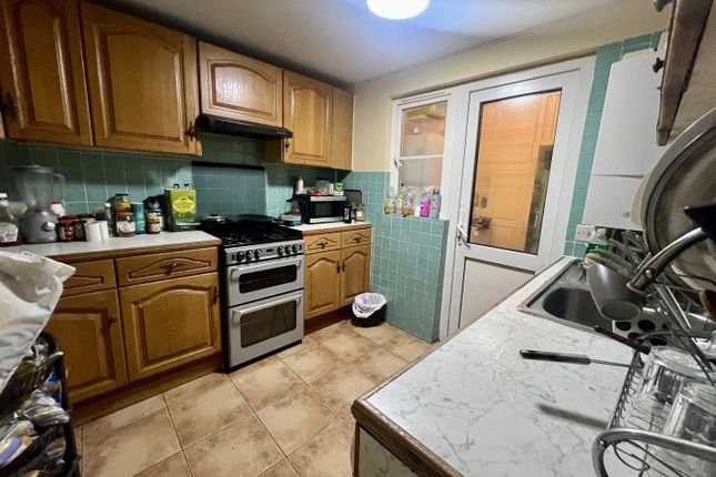 77, The Croft, Wembley photo 3