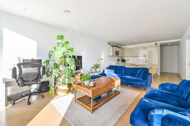 Thumbnail Flat for sale in Sayer Street, Elephant And Castle, London