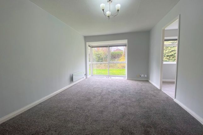 39, Daisyfield Court, Bury photo 2