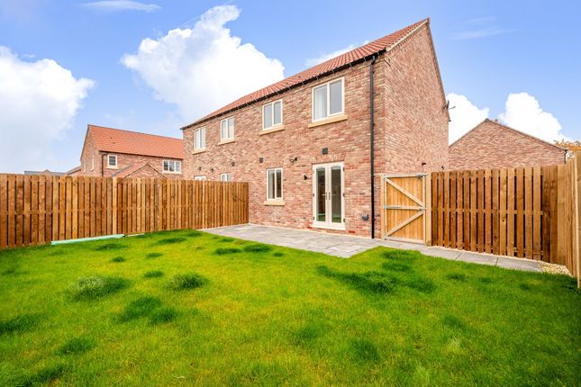 Town house for sale in 10 Yew Tree Close, Woodlands Ridge, Ranskill