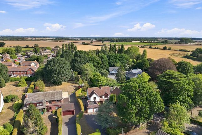27, Burnt House Lane, Kirton, IP10 photo 2