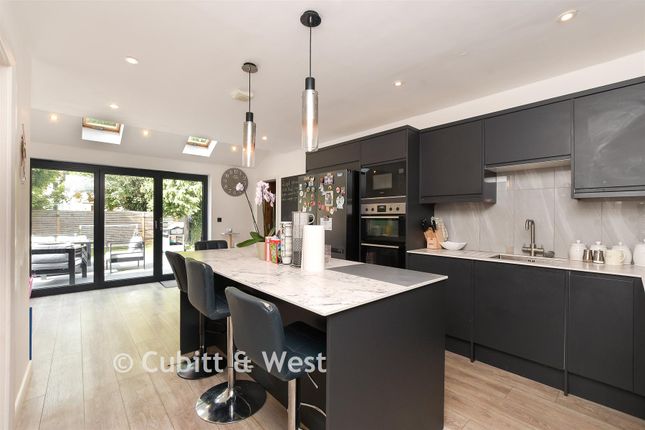 12A, Johns Walk, Whyteleafe photo 4