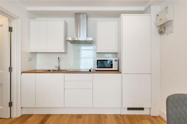 Flat 2, 10, Coleherne Road, LONDON photo 4