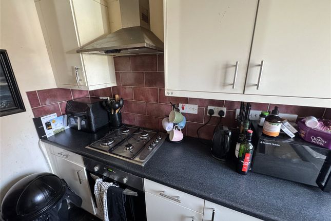 12, Sheldon Court, Taunton photo 2