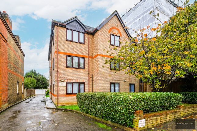 Thumbnail Flat to rent in Walton Lodge, Grove Hill, South Woodford
