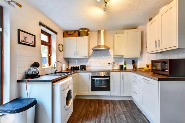 29, Donbas Close, Nottingham photo 3