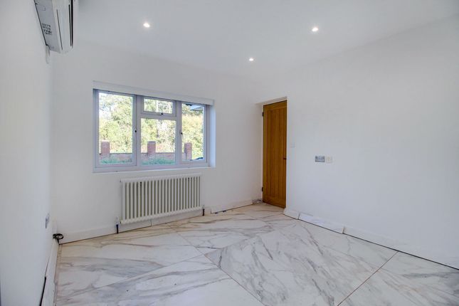 358 Sandyhurst Lane, Ashford photo 4