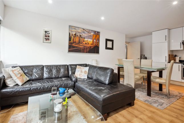 Flat 1, 10, Eagle Court, London photo 3