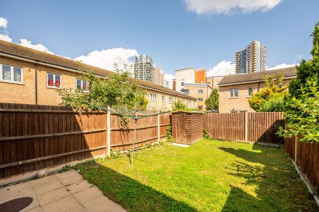 End terrace house for sale in Yew Tree Close, Lewisham, London