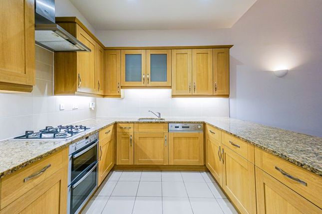 Flat for sale in 28 Clevelands Drive, Bolton