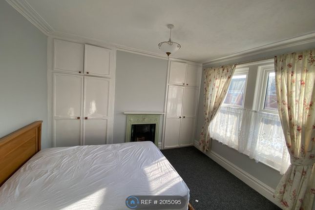Thumbnail Room to rent in Lynton Grove, Portsmouth