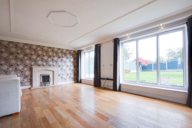 87 Wakerley Road, Leicester photo 2