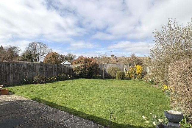 6, Ilex Close, Sonning Common photo 2