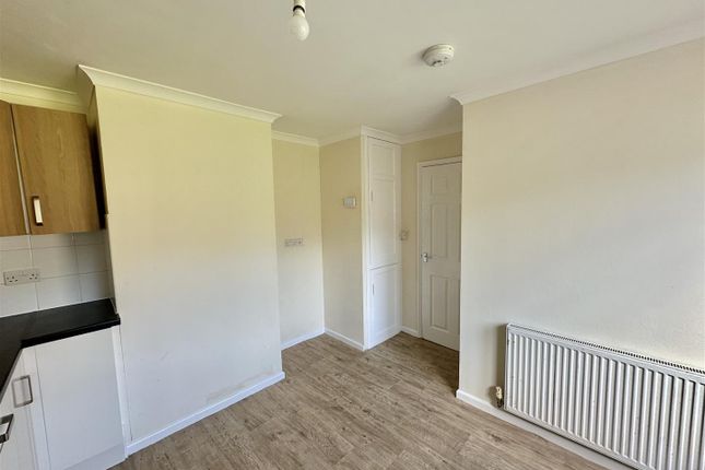 51, Highfield Avenue, St. Austell photo 3