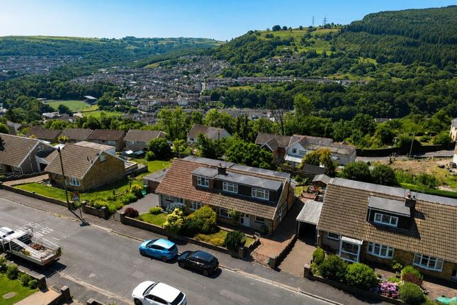 10, Whiterock Drive, Pontypridd photo 2